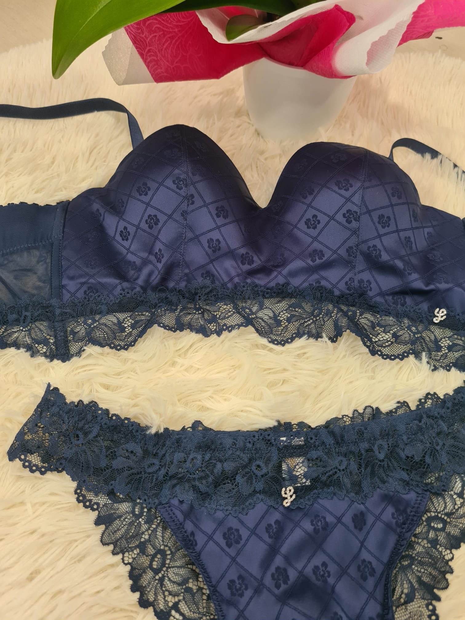 Leilieve bustino Oasi