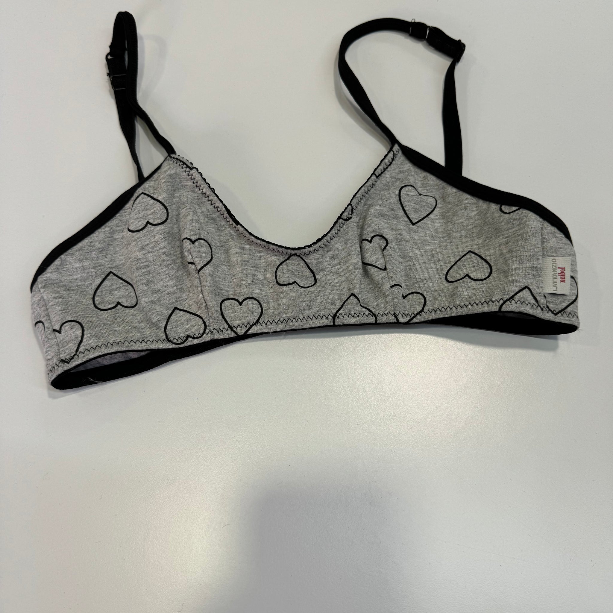 Lattanzio reggiseno ragazza