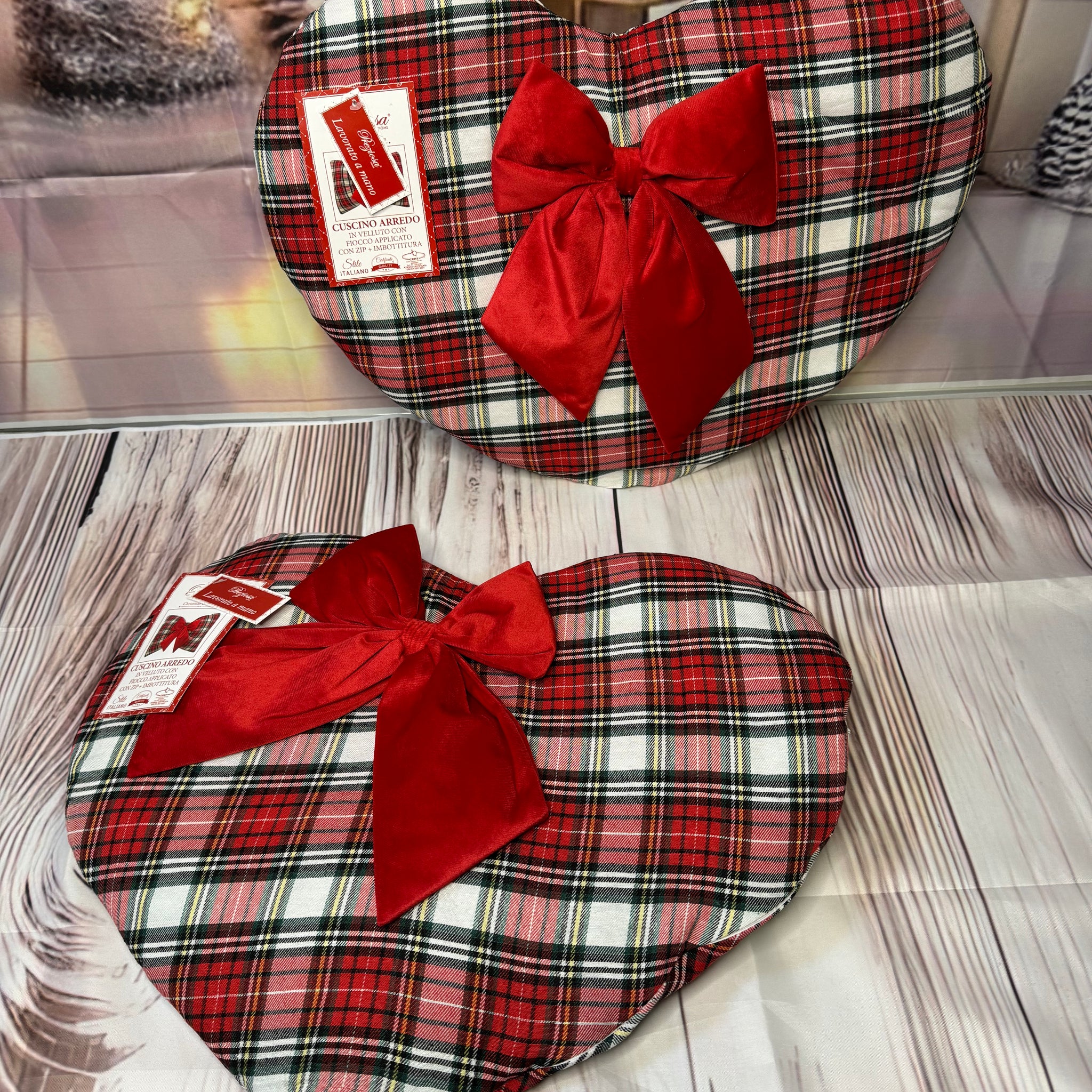 PREZIOSA cuscino tartan con applicazione fiocco velluto